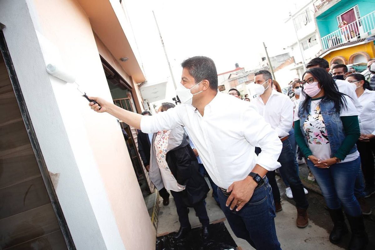 Out of Context candidatos. Puebla involuntariamente realiza aportaciones