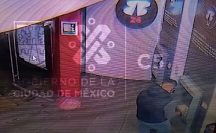 VIDEO. Así operan los monta trampas en cajeros automáticos de CDMX