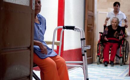 Buscan sancionar el abandono  de abuelitos en los asilos de Puebla