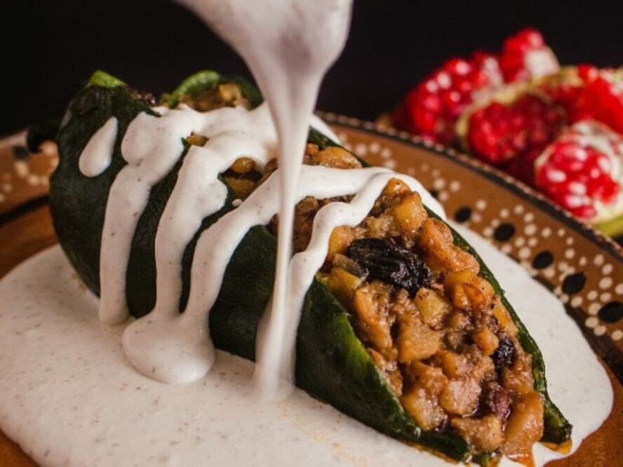 La preparación del chile en nogada es tan tradicional que cualquier cosa fuera de la receta es una aberración | Cocina Delirante