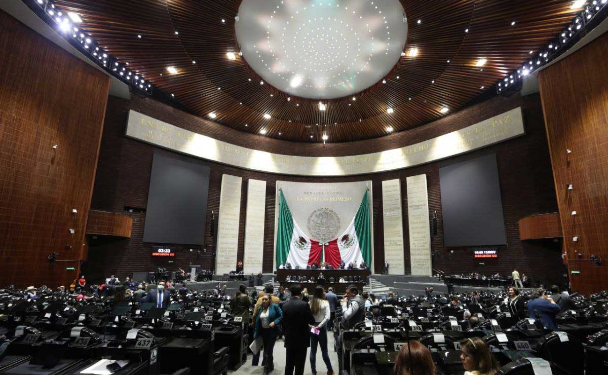 La mayoría de los diputados de Puebla votó en contra de la reforma electoral en comisiones | Foto: Agencia Es Imagen para El Universal Puebla