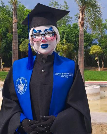 Shulaska, la drag queen que se graduó como abogada de la BUAP