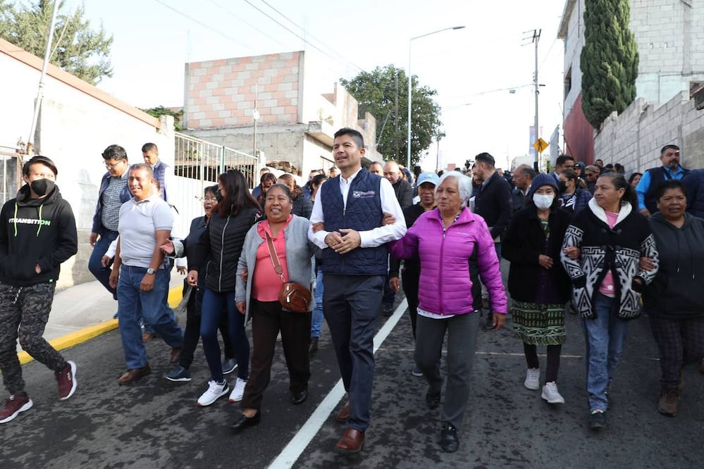 Eduardo Rivera Pérez inauguró vialidades en Lomas de San Valentín | Foto: Ayuntamiento de Puebla