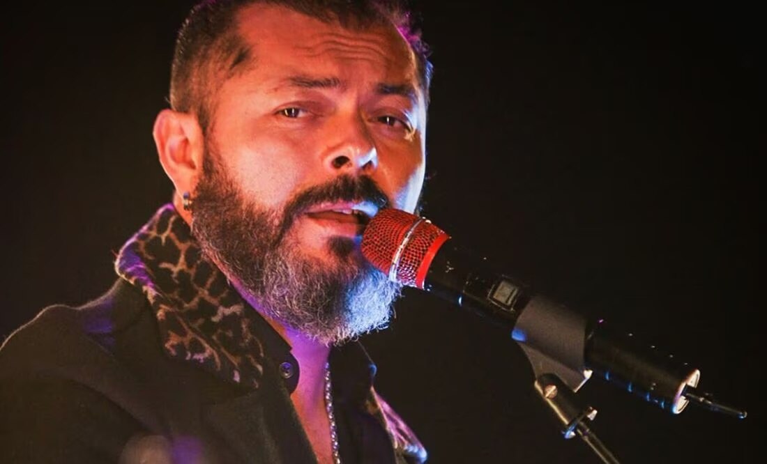 Estas melodías, llenas de emoción y poesía, han consolidado a Oceransky como una figura destacada en la música latina, llevando su voz y su lírica a millones de personas a través de los años.

Foto: Producción El Universal Puebla