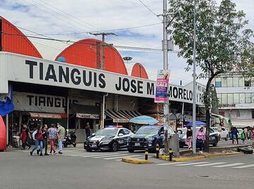 Operativo en el mercado Morelos: aseguran a sujetos con armas y drogas