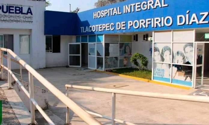 Los hombres armados irrumpieron en el hospital con la intención de llevarse a una mujer identificada como Minerva “N”.  

Foto: Producción El Universal Puebla