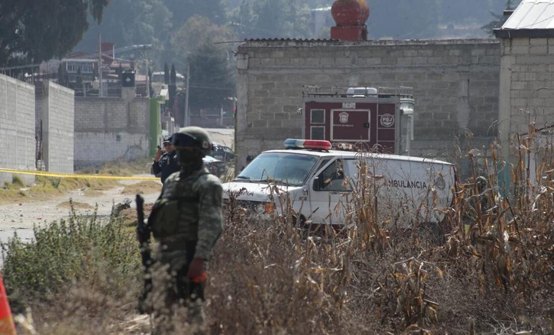 Sube a 42 bultos con restos humanos lo hallado en fosa clandestina de Tenango del Valle. Foto: Jorge Alvarado