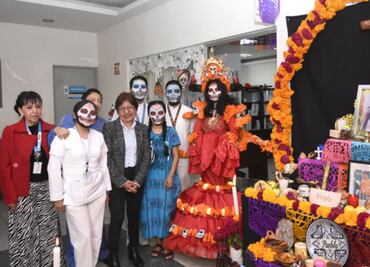 BUAP celebra día de muertos con ofrendas