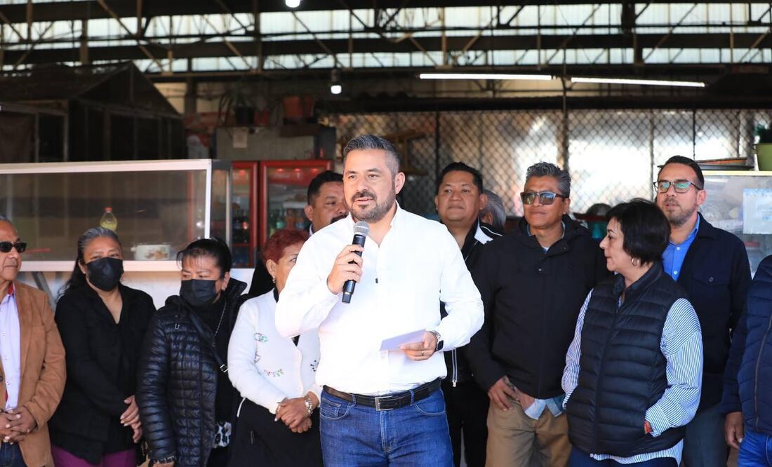 Adán Domínguez supervisó los trabajos en el mercado Defensores | Foto: Ayuntamiento de Puebla