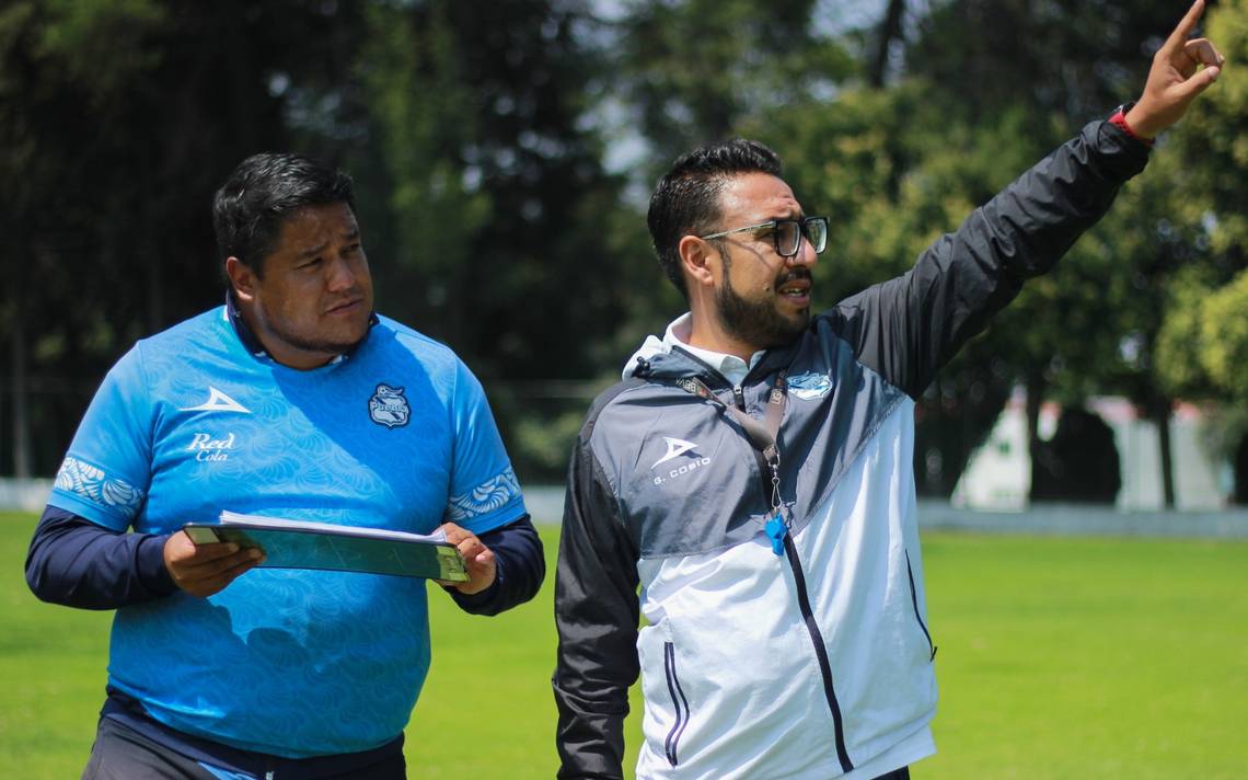 Cosío asume el rol de director técnico, contando con el apoyo de Sigifredo Mercado como asistente, Moisés Aguilar como preparador físico y Elías Lomelí como entrenador de porteras.

Foto: Producción El Universal Puebla