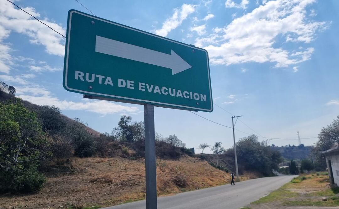Militares y elementos de Protección Civil realizarán un simulacro de evacuación en Santiago Xalitzintla por la actividad del volcán Popocatépetl | Foto: Agencia Es Imagen para El Universal Puebla