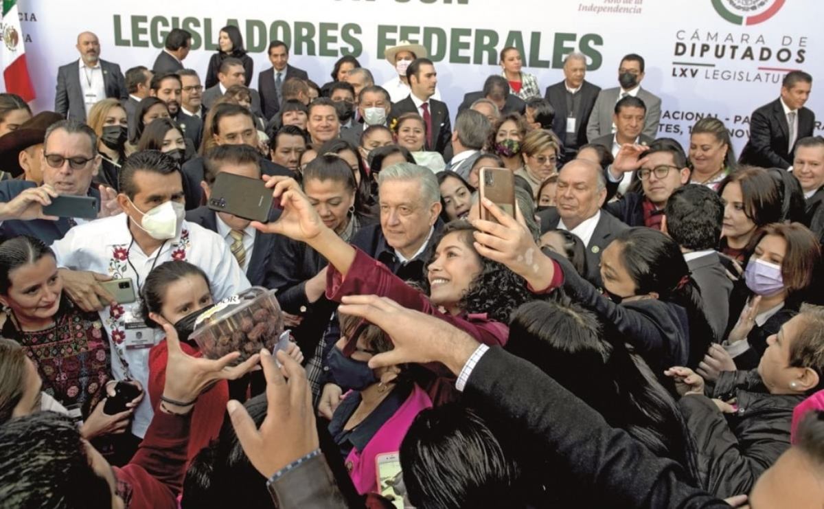 El PT y el Verde sacarán la reforma eléctrica de AMLO