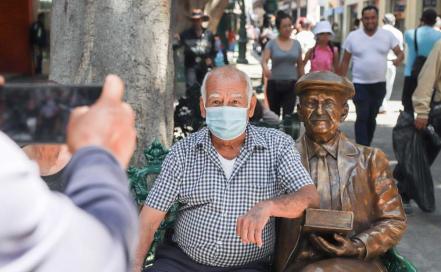 Estas son las 8 estatuas colocadas en el andador 5 de Mayo