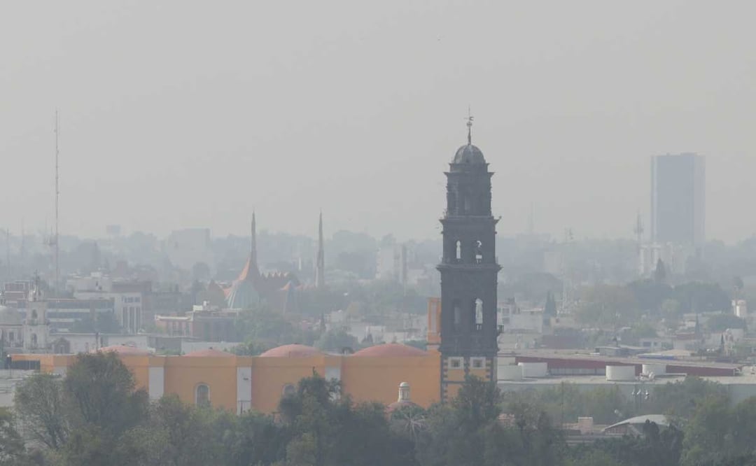 En Puebla se aplicará el Hoy No Circula cuando se presenten dos días consecutivos de mala calidad del aire | Foto: Agencia Es Imagen para El Universal Puebla