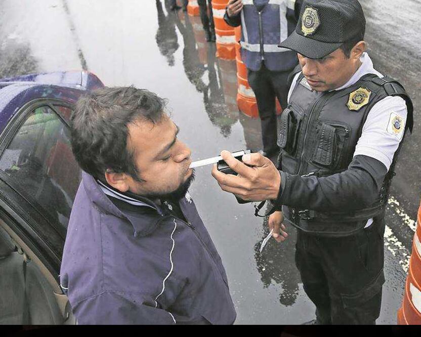El valor de la multa a cubrir por parte del conductor dependerá del grado de alcoholemia que registre en la prueba | Foto: Archivo El Universal