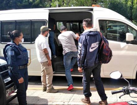 Localizan a 16 migrantes centroamericanos en hotel de Hueyotlipan