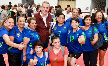 Pepe Chedraui se reúne con equipos poblanos rumbo al Festival Máster de Voleibol