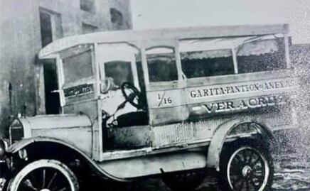 Con arranque de manivela y ocho pasajeros, así fue el primer transporte público de Puebla