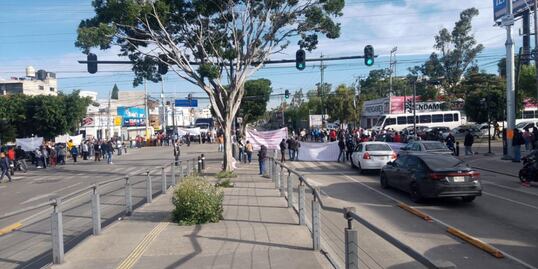 Bloqueos en Puebla: Ejidatarios exigen pago por terrenos y afectan servicio de RUTA