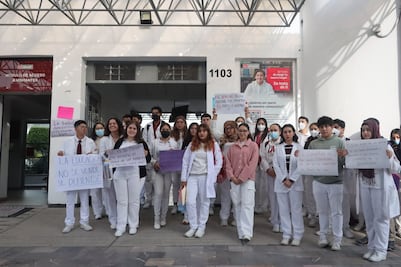 Estudiantes de Medicina de la UPAEP protestan para exigir una mejor calidad educativa
