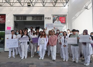Estudiantes de Medicina de la UPAEP protestan para exigir una mejor calidad educativa