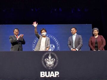 BUAP deja una sólida formación académica en sus egresados