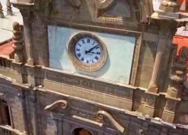 Reloj de Palacio Municipal de Puebla vuelve a marcar la hora