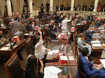 Cobro de alumbrado público divide al Congreso de Puebla