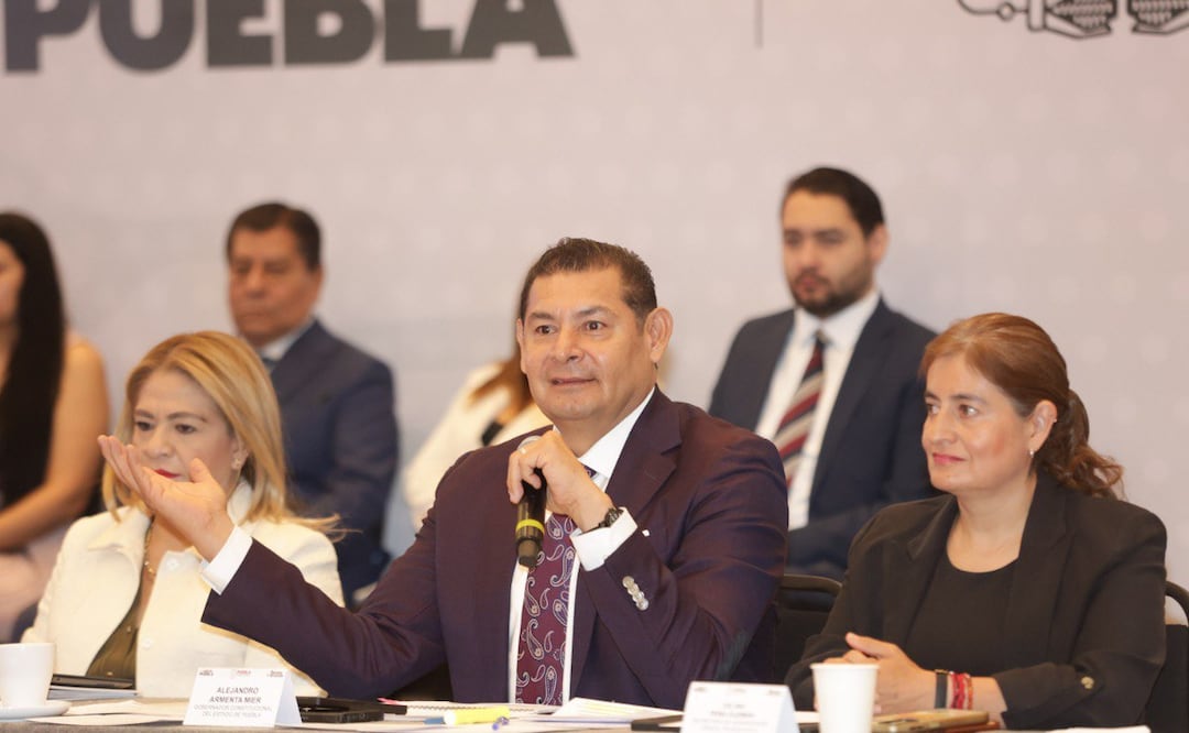 El gobernador Alejandro Armenta pidió a la empresa inmobiliaria Grupo Proyecta la donación de dos hectáreas | Foto: EsImagen