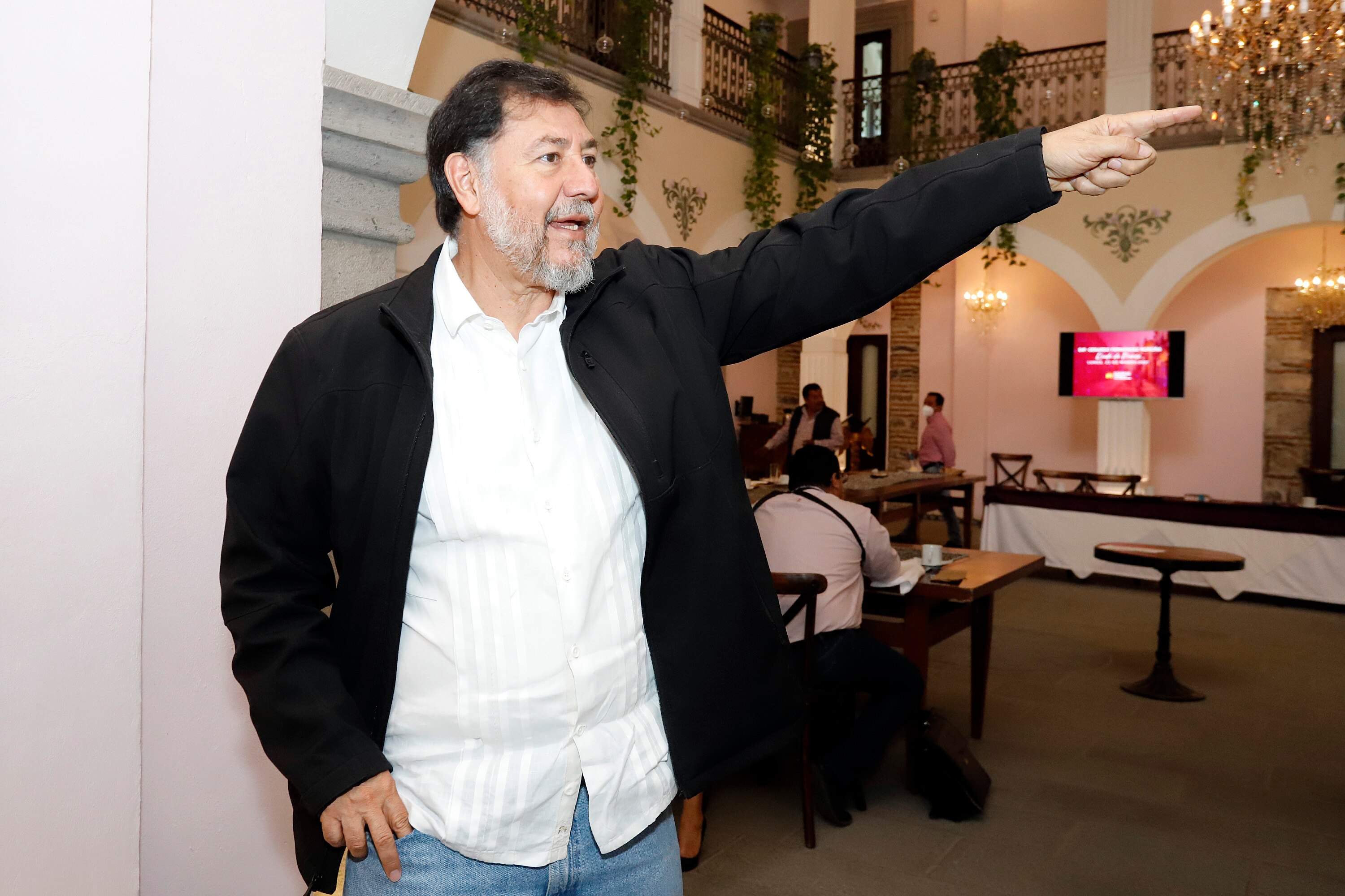 Acusa Fernández Noroña agresión en carretera de Atlixco