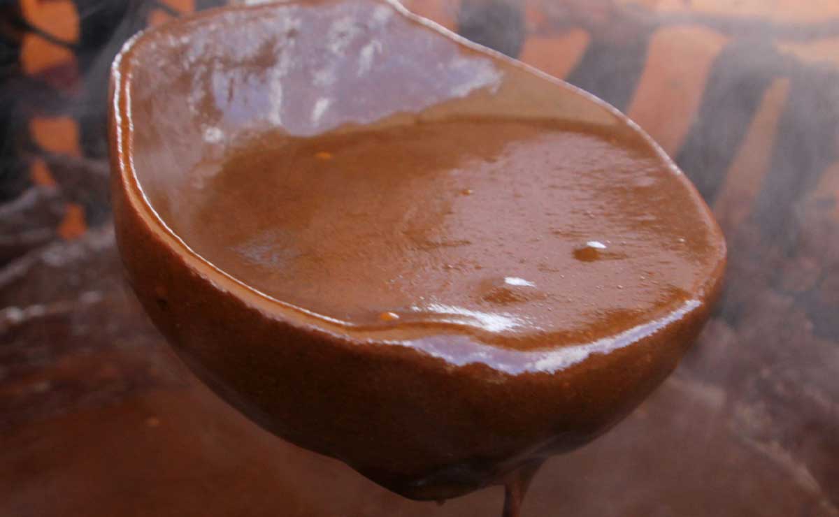 Mole poblano, el versátil platillo barroco que se lleva con todo