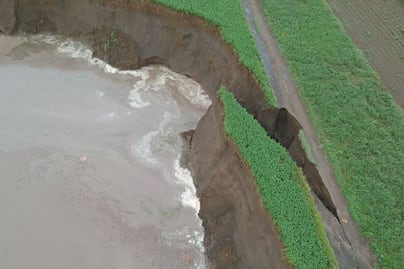 Socavón de Puebla imparable, se desprende una franja