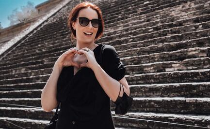 Simone Simons, cantante de Épica, visita la Gran Pirámide de Cholula