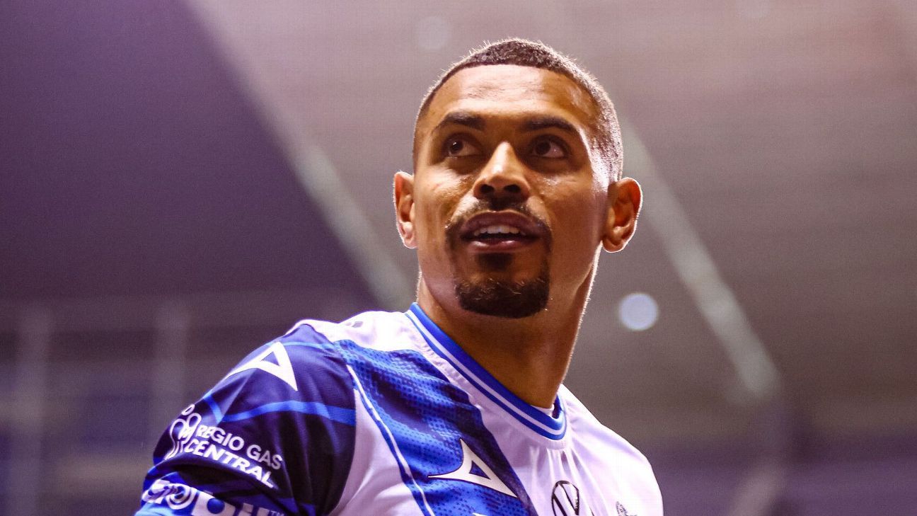 Emanuel Gularte volverá a vestir la camiseta del Puebla ya que Chepo de la Torre lo pidió para fortalecer su defensa. 
Foto: Producción El Universal Puebla