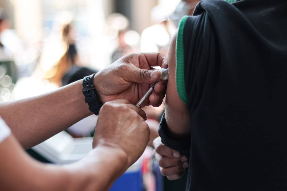 IMSS Puebla reiteró el llamado a la población para vacunarse | Foto: EsImagen