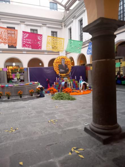 Dedican ofrenda a Javier López Díaz en Puebla