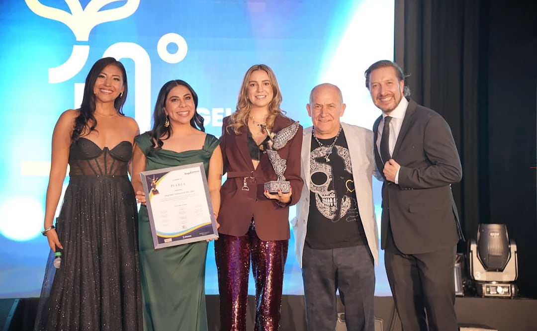 Carla López-Malo, recibió el galardón y destacó la intensa promoción, el trabajo coordinado e interinstitucional para hacer de Puebla: El Latido de México | Foto: Gobierno del Estado