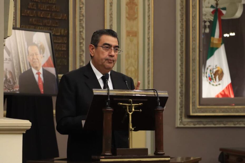 El homenaje se realizó en el salón de plenos del Congreso de Puebla