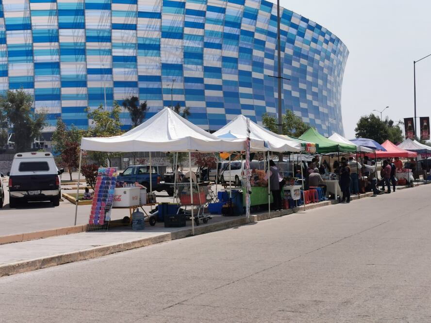El estadio Cuauhtémoc tiene una capacidad aproximada de 47,704 personas, y en el primer juego inaugural de la temporada actual, solo atrajo un total de 8,331 aficionados entre el Puebla y Santos Laguna.

Foto: Producción El Universal Puebla