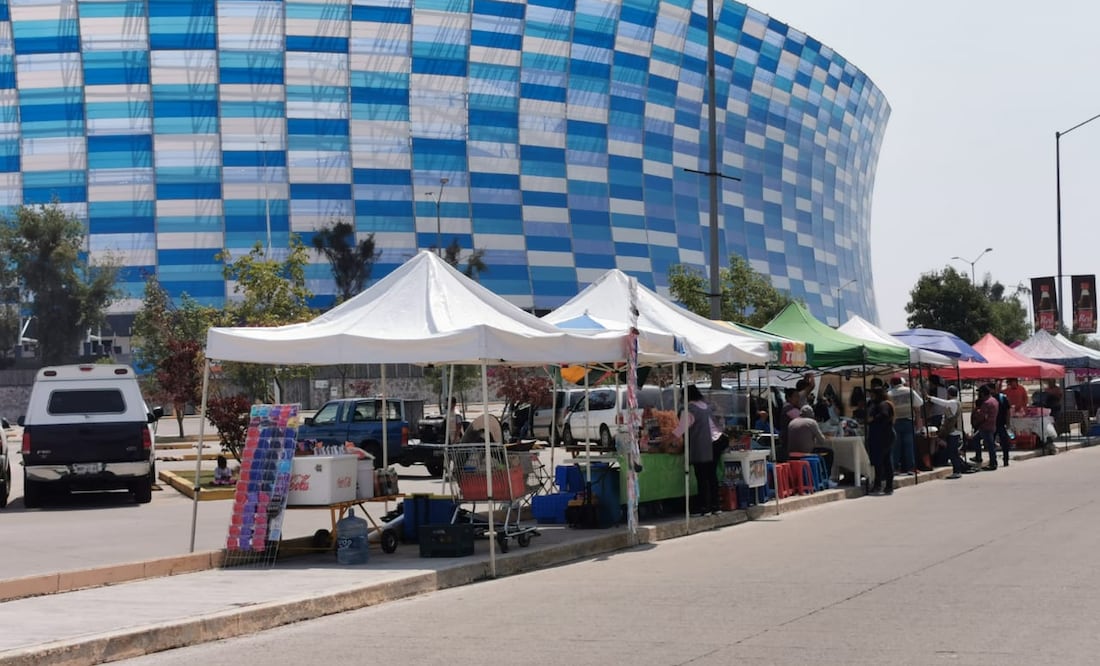 El estadio Cuauhtémoc tiene una capacidad aproximada de 47,704 personas, y en el primer juego inaugural de la temporada actual, solo atrajo un total de 8,331 aficionados entre el Puebla y Santos Laguna.
Foto: Producción El Universal Puebla