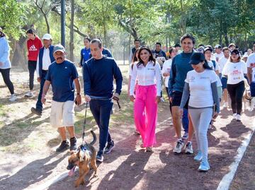 Mario Riestra participa en caminata canina y promete 50 mil esterilizaciones