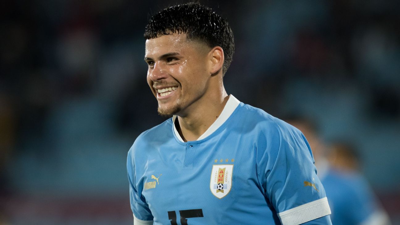 Suinaga destacó también el desempeño de Araújo en la Copa América, donde ha tenido un inicio destacado con la selección uruguaya. 

Foto: Producción El Universal Puebla