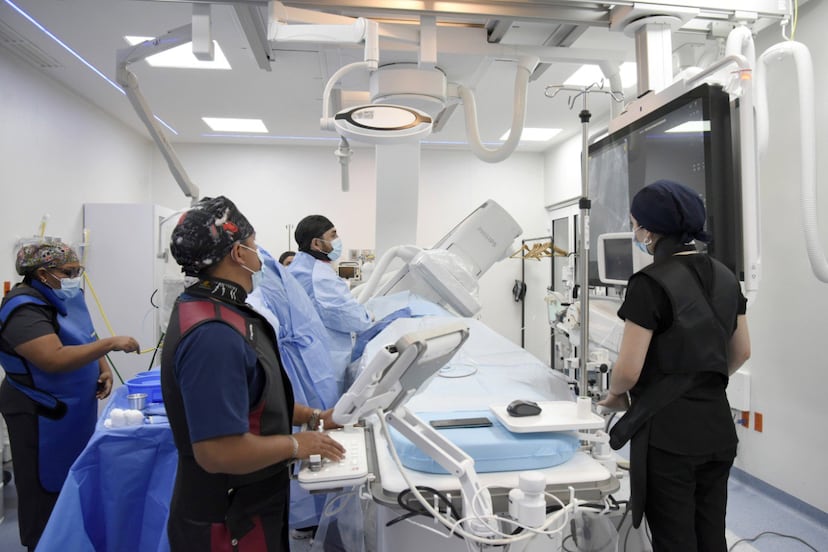 Lilia Cedillo inaugura 3 quirófanos y sala de hemodinamia en el Hospital Universitario de Puebla