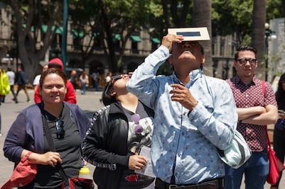 ¿Te duelen los ojos por ver el eclipse? Checa si dañaste tu vista