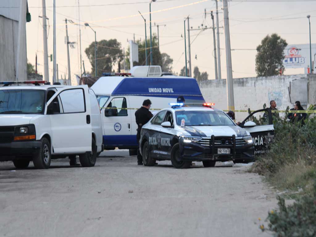 Hallan el cadáver de un hombre frente a la Central de Abastos