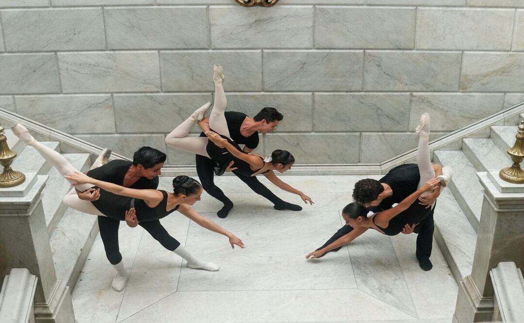 Además, a través de la Fundación Elisa Carrillo, la bailarina donará zapatillas de ballet para las niñas y niños que estudian en los Nodos Culturales | Foto: Ayuntamiento de Puebla
