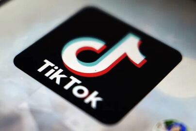 TikTok lanza nuevo chat grupal y stickers personalizados, así puedes activarlos