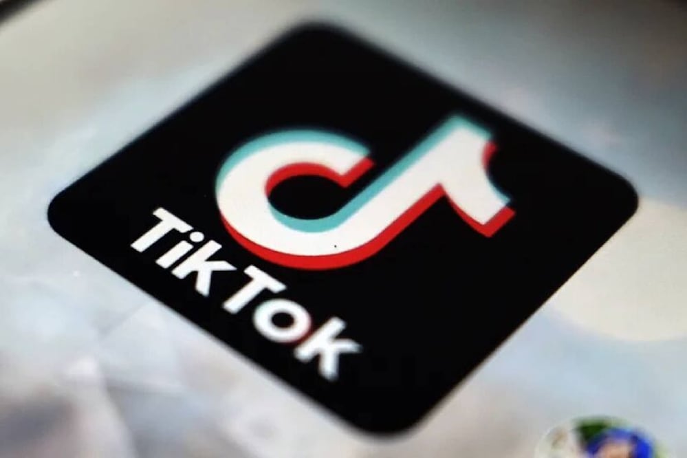 La compañía ha implementado medidas de seguridad adicionales para proteger a los adolescentes de 16 y 17 años, y los chats grupales de TikTok solo están disponibles para usuarios mayores de 15 años.
Foto: Producción El Universal Puebla