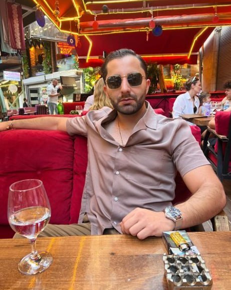 César Eduardo Garrido Celaya en un restaurante de Turquía / Foto: Instagram @cegarrido1102