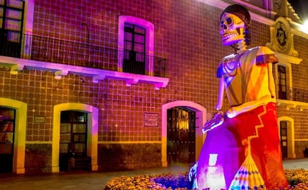 Catrinas monumentales toman las calles del Pueblo Mágico de Atlixco